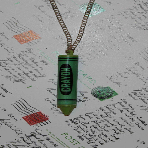 Green crayon doodling dandy necklace