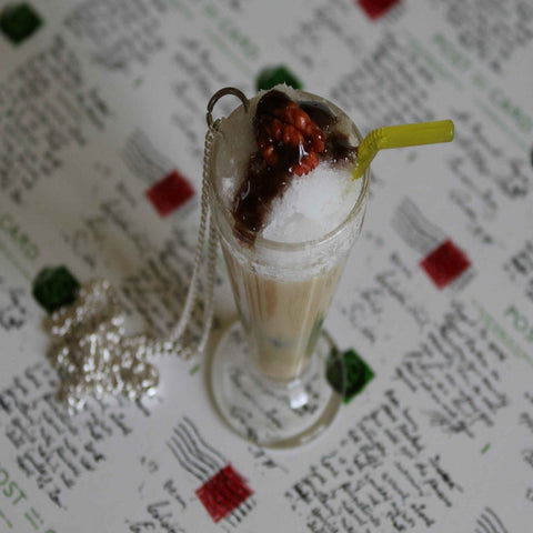 caramel Shakin All Over milkshake Necklace